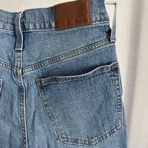 Madewell The Perfect Vintage Jeans in Ainsworth Wash with Raw Hem (27)